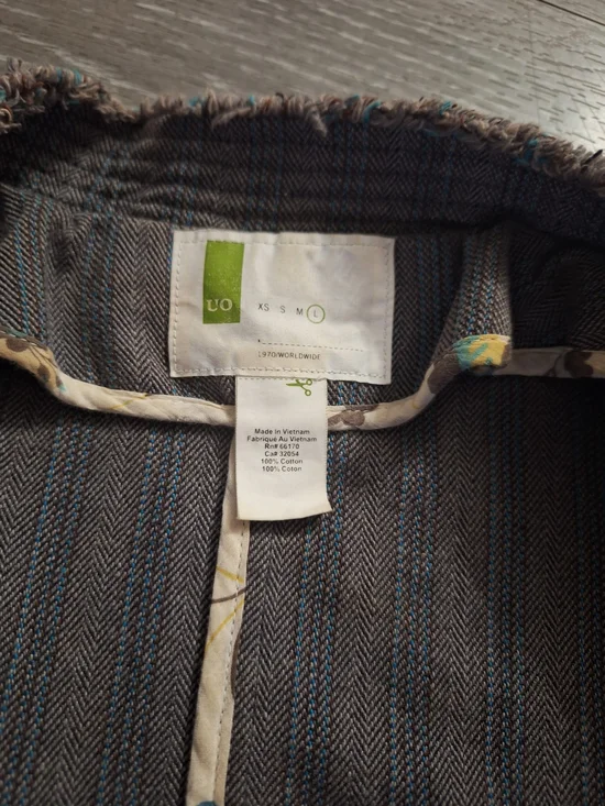 Urban Outfitters Victorian Striped Gray Ruffle Pepulum Hem Cropped Blazer - Picture 7 of 9